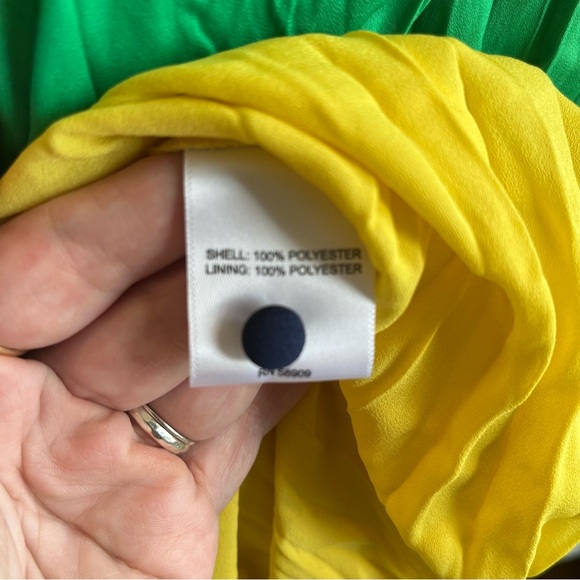 Gibson Latimer tiered colorblock crinkle midi dress. - Picture 7 of 7